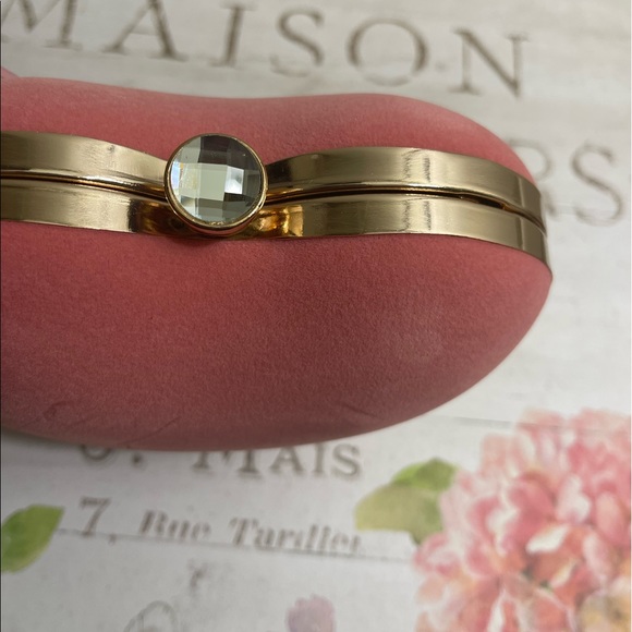 Pink Heart shaped Purse handbag - Picture 7 of 16